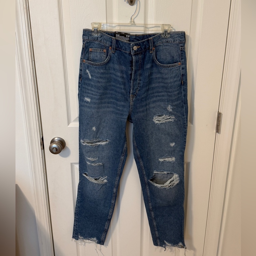 H&M NWT High Rise Distressed Mom Jeans Button Fly Size 10